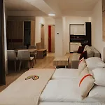 Centar Aparthotel 4*