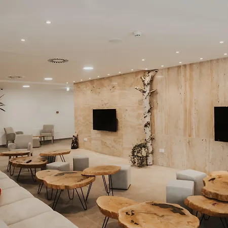 Centar Aparthotel 4*