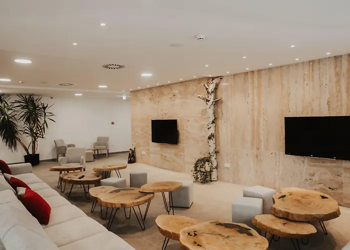 Centar Aparthotel 4*