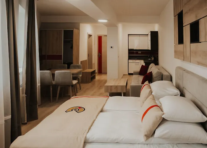 Centar Aparthotel 4*